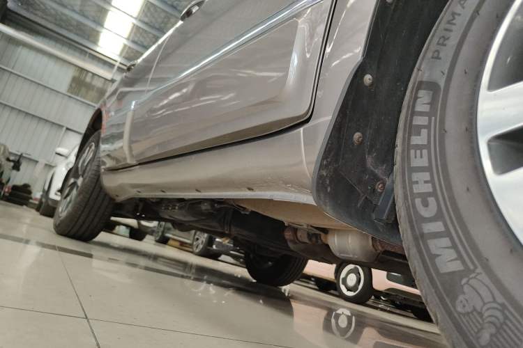 Used Chery Tiggo 3 2016 1.6L Manual ZhiShang Edition Right Side Sill