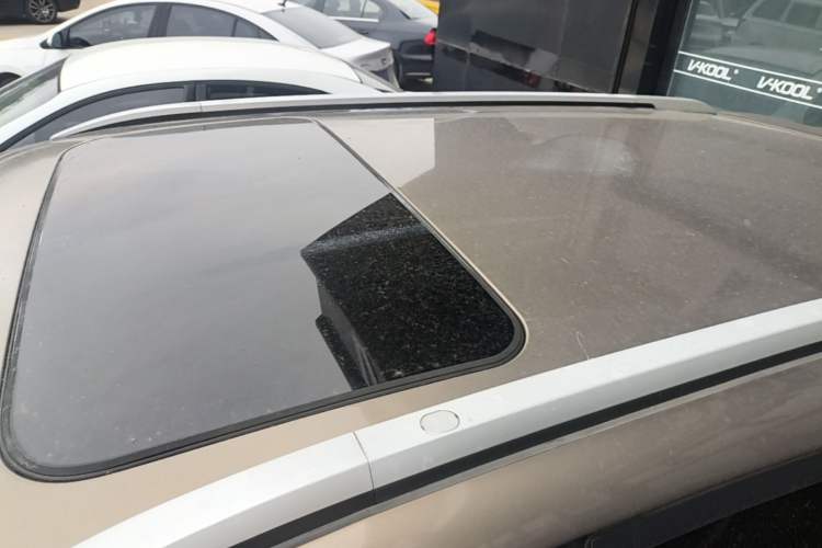 Used Chery Tiggo 3 2016 1.6L Manual ZhiShang Edition Roof