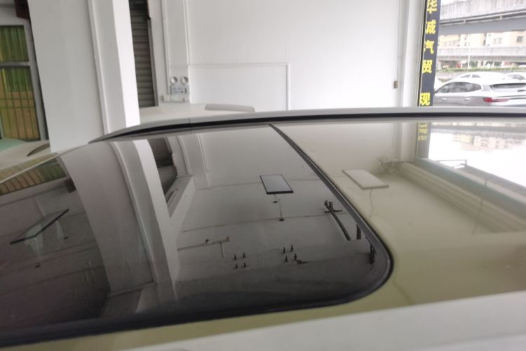 Used Chery Tiggo 3 2016 1.6L CVT ZhiShang Edition Roof