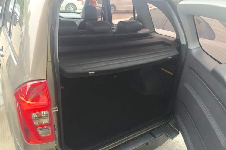 Used Chery Tiggo 3 2016 1.6L Manual ZhiShang Edition Trunk
