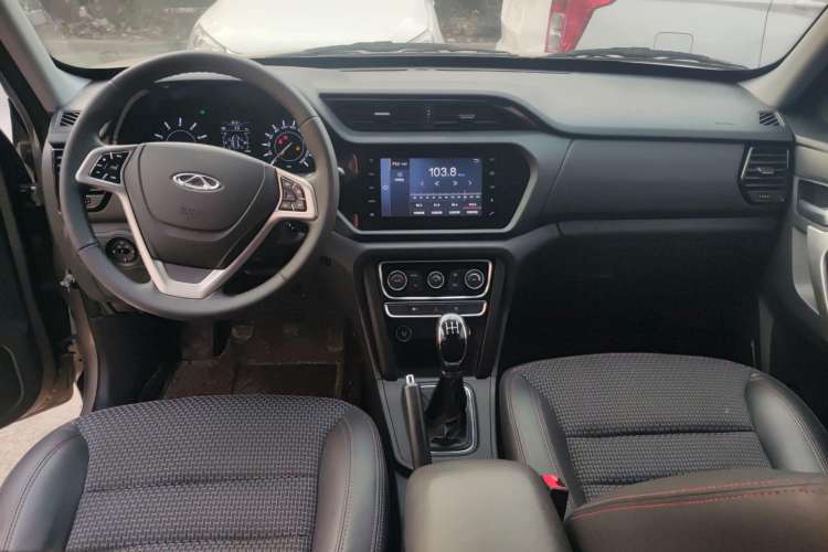 Used Chery Tiggo 3 2016 1.6L Manual ZhiShang Edition Center Console