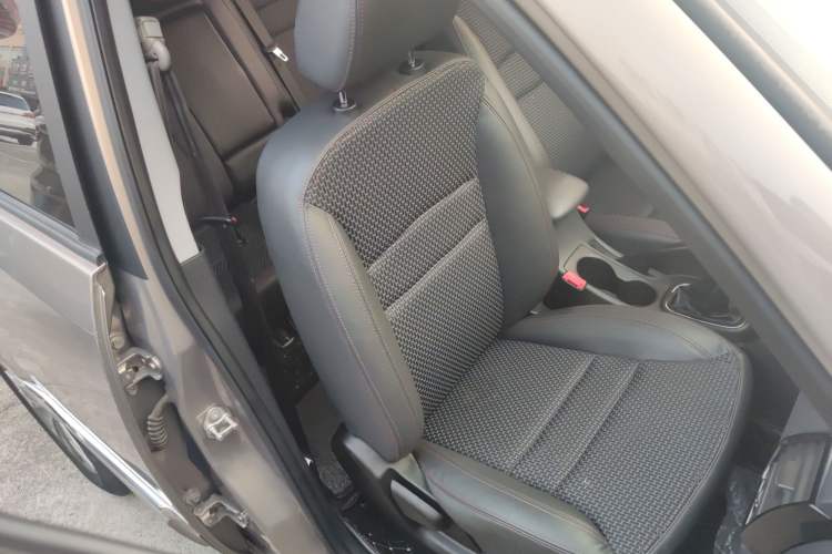 Used Chery Tiggo 3 2016 1.6L Manual ZhiShang Edition Right Front Seat