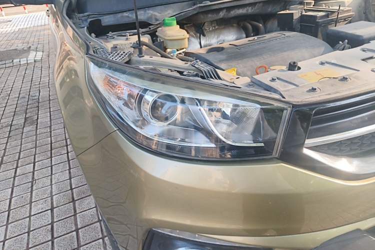 Used Chery Tiggo 3 2016 1.6L Manual ZhiShang Edition Right Front Headlight