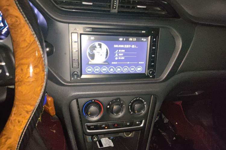 Used Chery Tiggo 3 2016 1.6L Manual Fashion Edition Audio And AC Panel