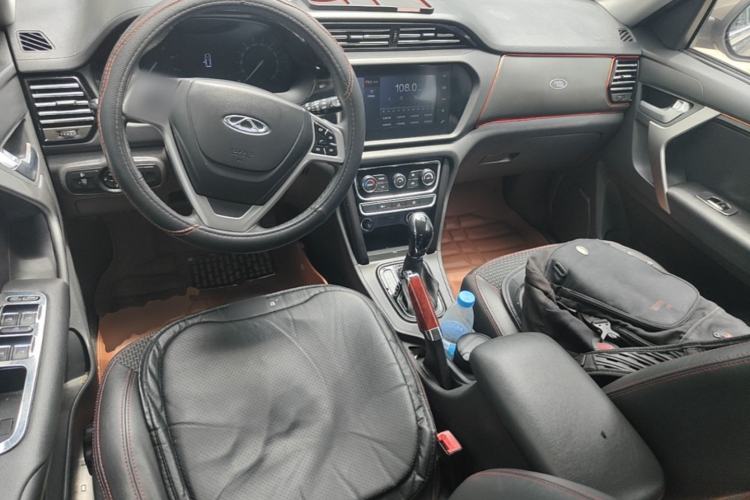 Used Chery Tiggo 3 2016 1.6L CVT ZhiShang Edition Center Console