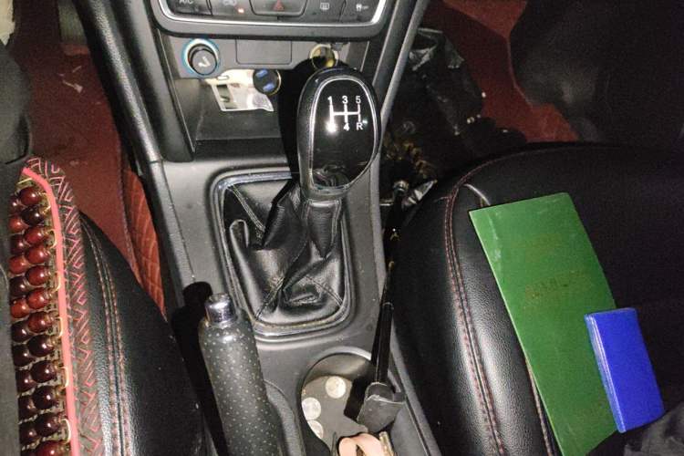 Used Chery Tiggo 3 2016 1.6L Manual Fashion Edition Gear Lever