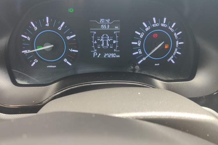 Used Chery Tiggo 3 2016 1.6L CVT ZhiShang Edition Odometer Close Up