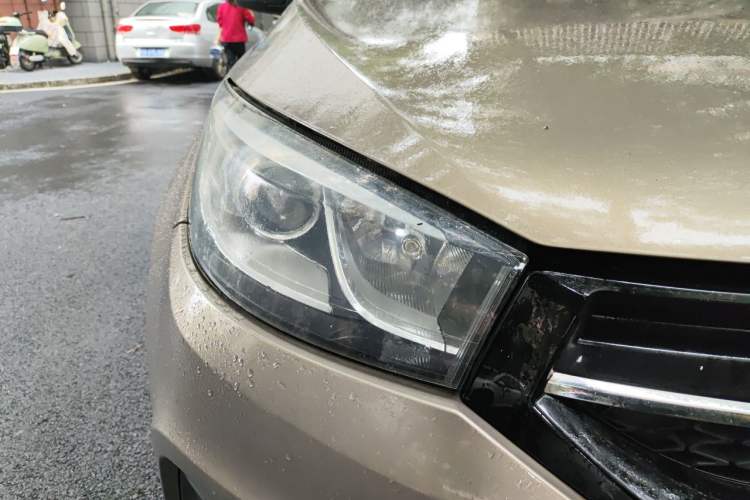 Used Chery Tiggo 3 2016 1.6L Manual Fashion Edition Right Front Headlight