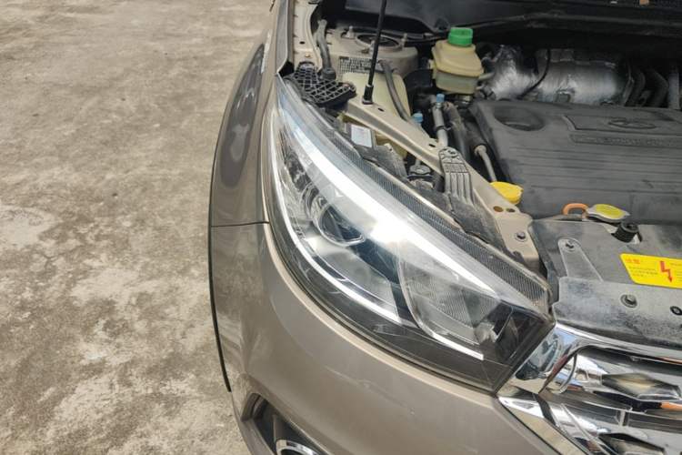 Used Chery Tiggo 3 2016 1.6L CVT ZhiShang Edition Right Front Headlight