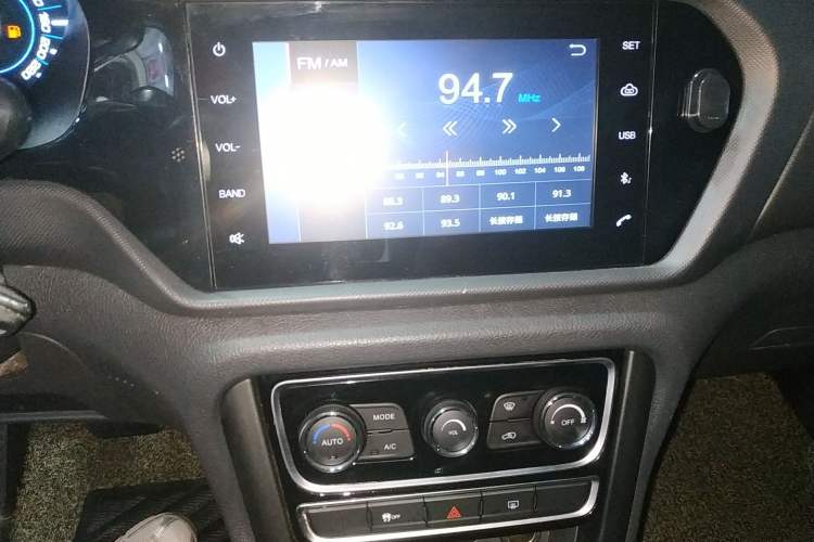 Used Chery Tiggo 3 2016 1.6L CVT ZhiShang Edition Audio And AC Panel