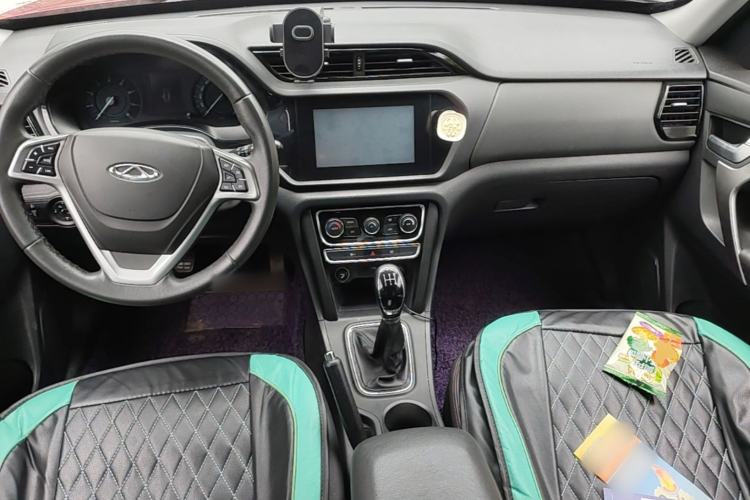 Used Chery Tiggo 3 2016 1.6L Manual ZhiShang Edition Center Console