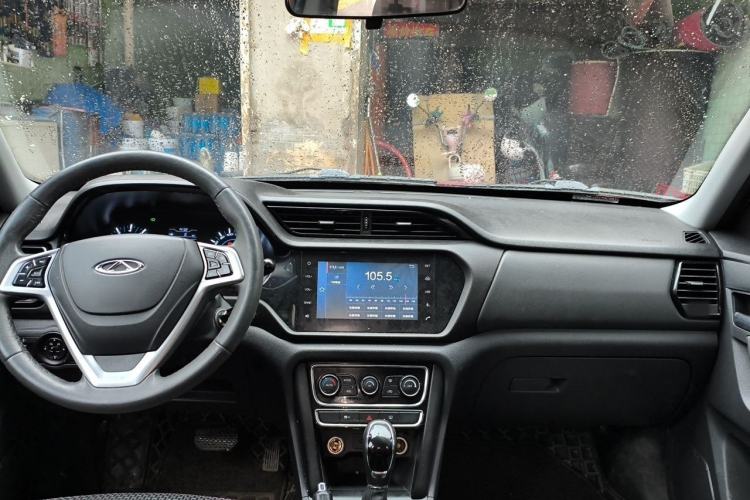 Used Chery Tiggo 3 2016 1.6L CVT ZhiShang Edition Center Console