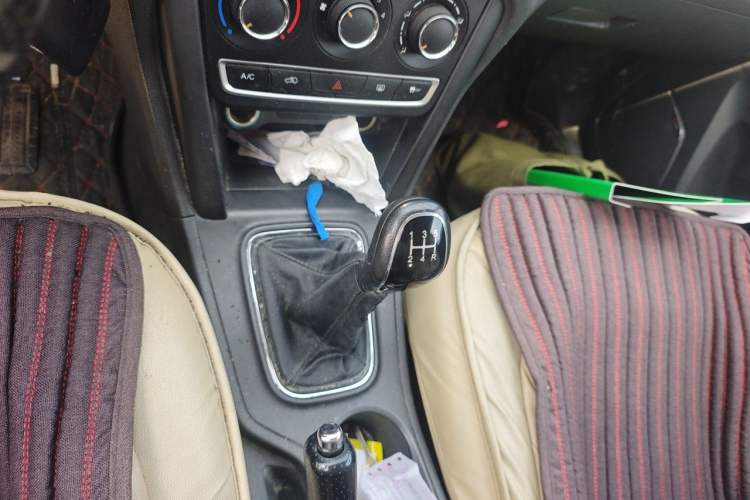 Used Chery Tiggo 3 2016 1.6L Manual Fashion Edition Gear Lever