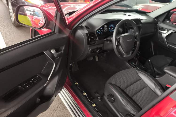 Used Chery Tiggo 3 2016 1.6L CVT ZhiShang Edition Interior 3