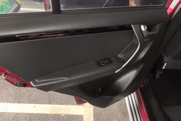 Used Chery Tiggo 3 2016 1.6L CVT ZhiShang Edition Interior 8