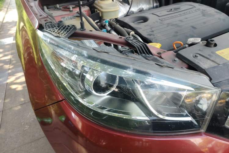 Used Chery Tiggo 3 2016 1.6L CVT ZhiShang Edition Right Front Headlight