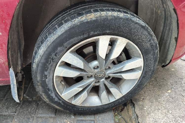 Used Chery Tiggo 3 2016 1.6L CVT ZhiShang Edition Right Front Wheel Hub