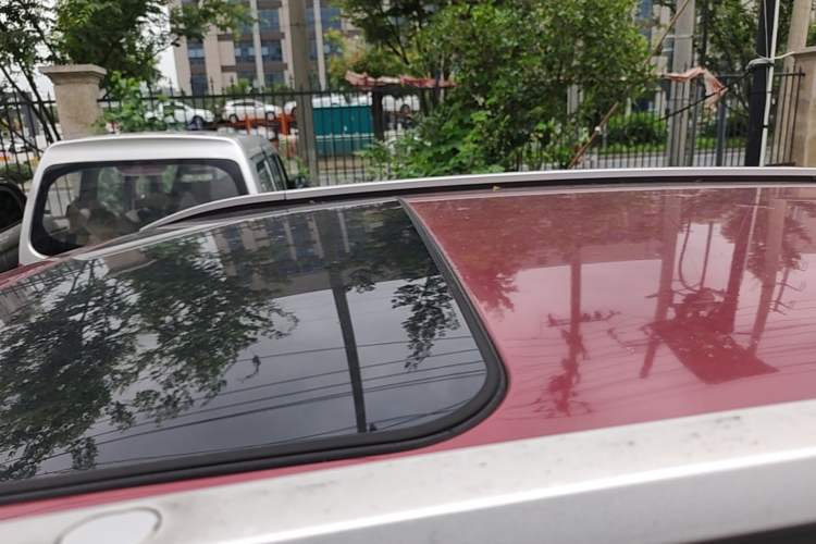 Used Chery Tiggo 3 2016 1.6L Manual ZhiShang Edition Roof