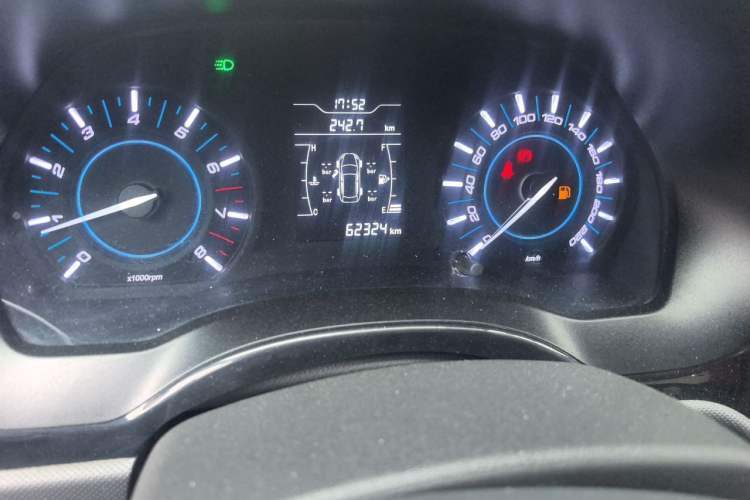 Used Chery Tiggo 3 2016 1.6L Manual ZhiShang Edition Odometer Close Up