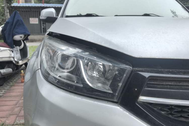 Used Chery Tiggo 3 2016 1.6L Manual ZhiShang Edition Right Front Headlight