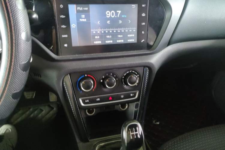 Used Chery Tiggo 3 2016 1.6L Manual Fashion Edition Audio And AC Panel