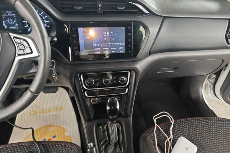 Used Chery Tiggo 3 2016 1.6L CVT ZhiShang Edition Audio And AC Panel