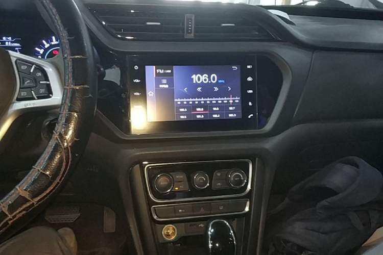 Used Chery Tiggo 3 2016 1.6L CVT ZhiShang Edition Audio And AC Panel