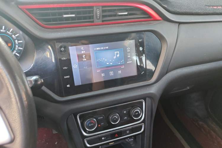 Used Chery Tiggo 3 2016 1.6L Manual ZhiShang Edition Audio And AC Panel