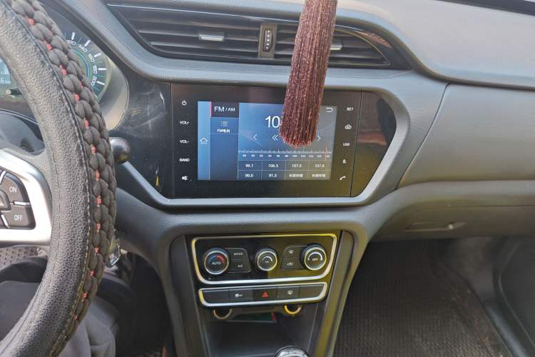 Used Chery Tiggo 3 2016 1.6L Manual ZhiShang Edition Audio And AC Panel