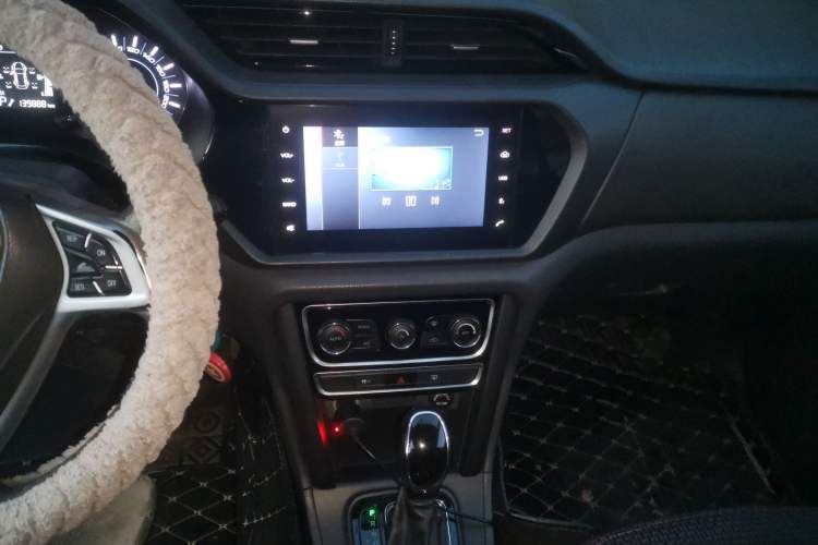 Used Chery Tiggo 3 2016 1.6L CVT ZhiShang Edition Audio And AC Panel