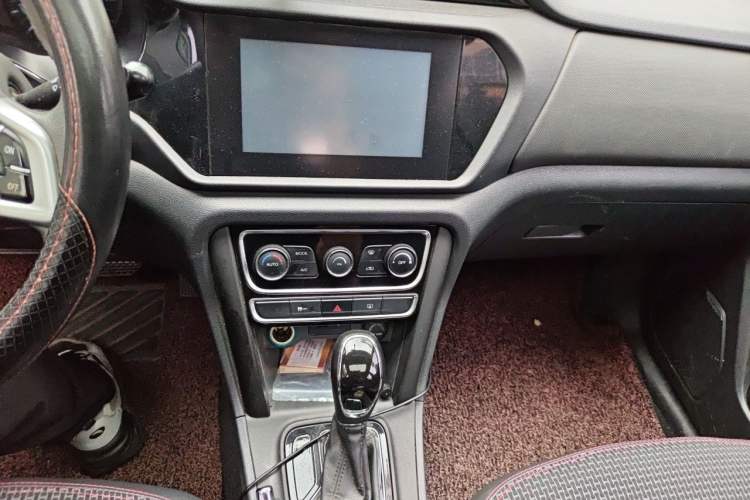 Used Chery Tiggo 3 2016 1.6L CVT ZhiShang Edition Audio And AC Panel