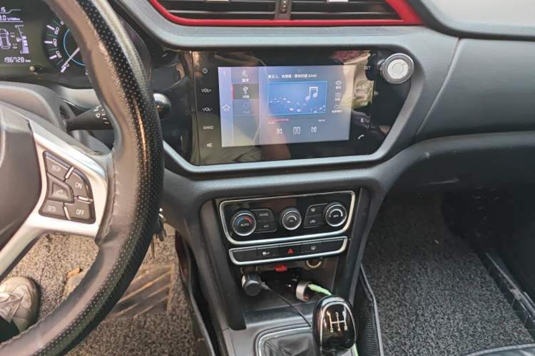 Used Chery Tiggo 3 2016 1.6L Manual ZhiShang Edition Audio And AC Panel