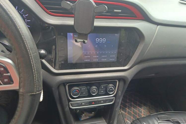 Used Chery Tiggo 3 2016 1.6L Manual ZhiShang Edition Audio And AC Panel