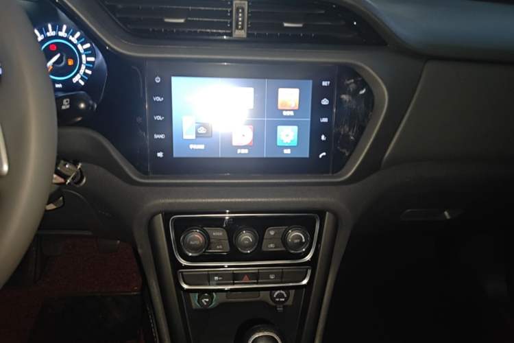 Used Chery Tiggo 3 2016 1.6L Manual ZhiShang Edition Audio And AC Panel