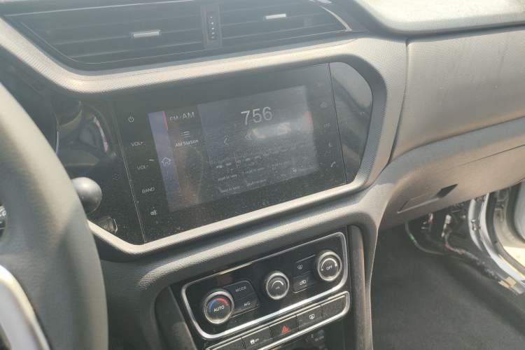 Used Chery Tiggo 3 2016 1.6L Manual ZhiShang Edition Audio And AC Panel
