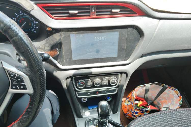 Used Chery Tiggo 3 2016 1.6L CVT ZhiShang Edition Audio And AC Panel