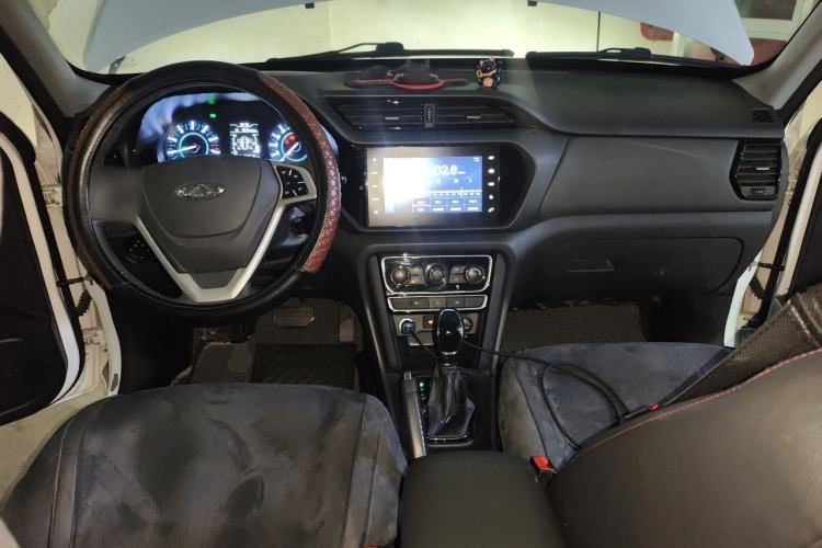 Used Chery Tiggo 3 2016 1.6L CVT ZhiShang Edition Center Console
