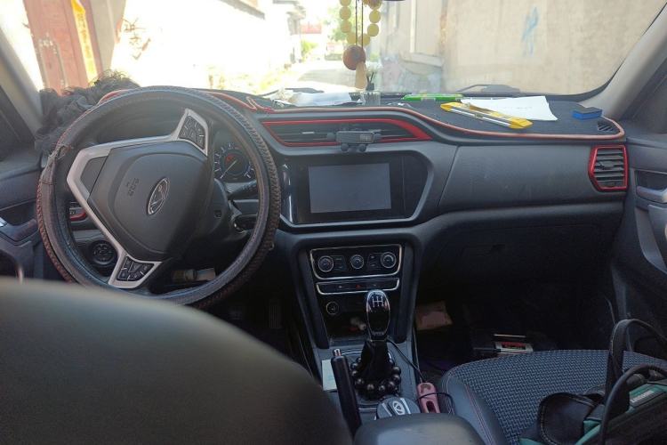 Used Chery Tiggo 3 2016 1.6L Manual ZhiShang Edition Center Console