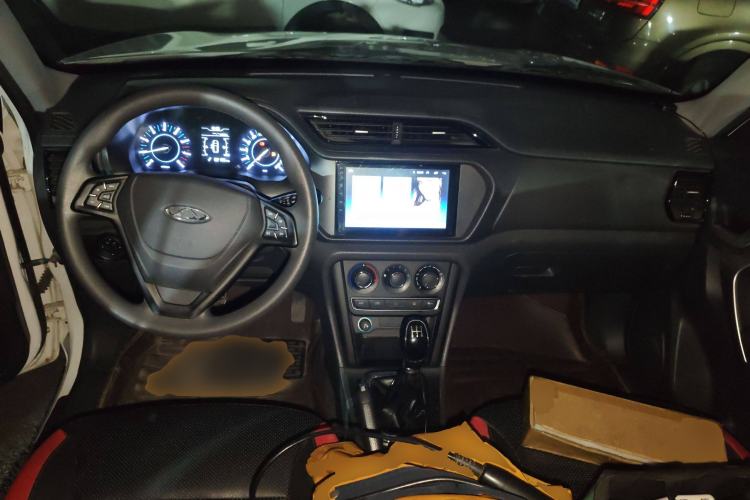 Used Chery Tiggo 3 2016 1.6L Manual Fashion Edition Center Console