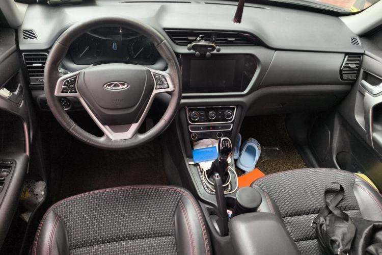 Used Chery Tiggo 3 2016 1.6L Manual ZhiShang Edition Center Console