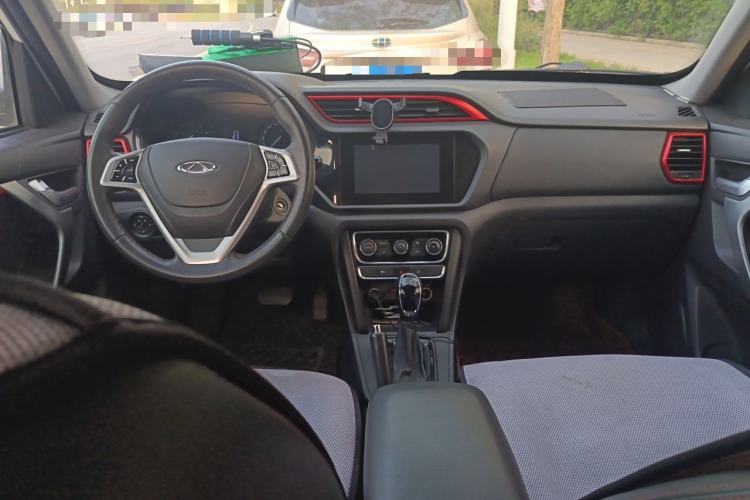 Used Chery Tiggo 3 2016 1.6L CVT ZhiShang Edition Center Console