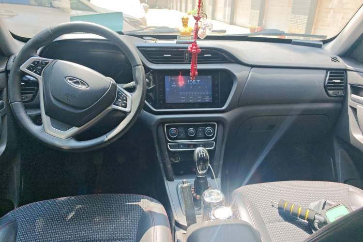 Used Chery Tiggo 3 2016 1.6L Manual ZhiShang Edition Center Console