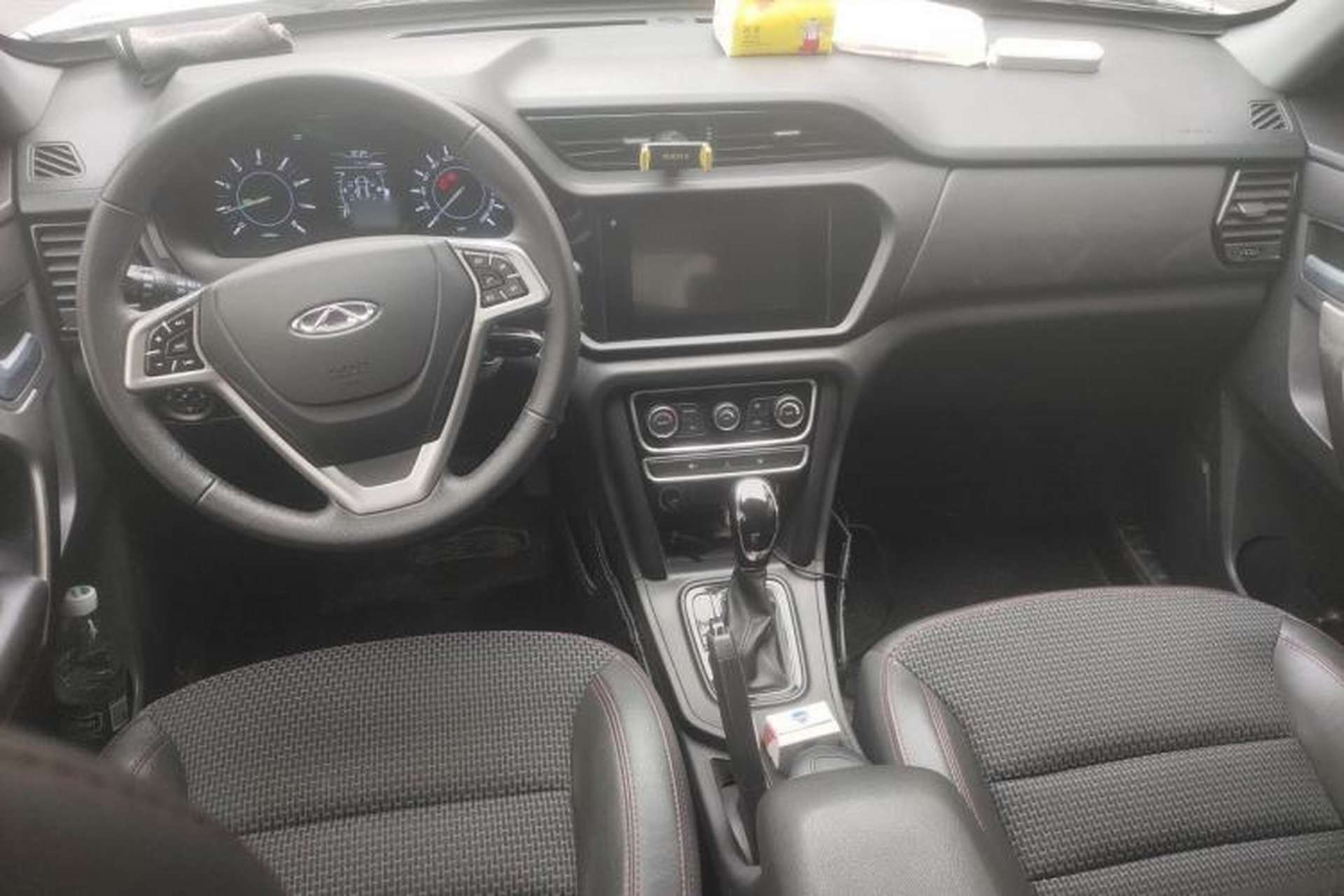 Used Chery Tiggo 3 2016 1.6L CVT ZhiShang Edition Center Console