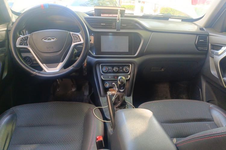 Used Chery Tiggo 3 2016 1.6L Manual ZhiShang Edition Center Console