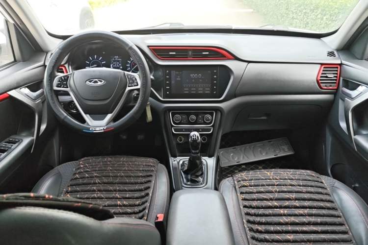 Used Chery Tiggo 3 2016 1.6L Manual ZhiShang Edition Center Console