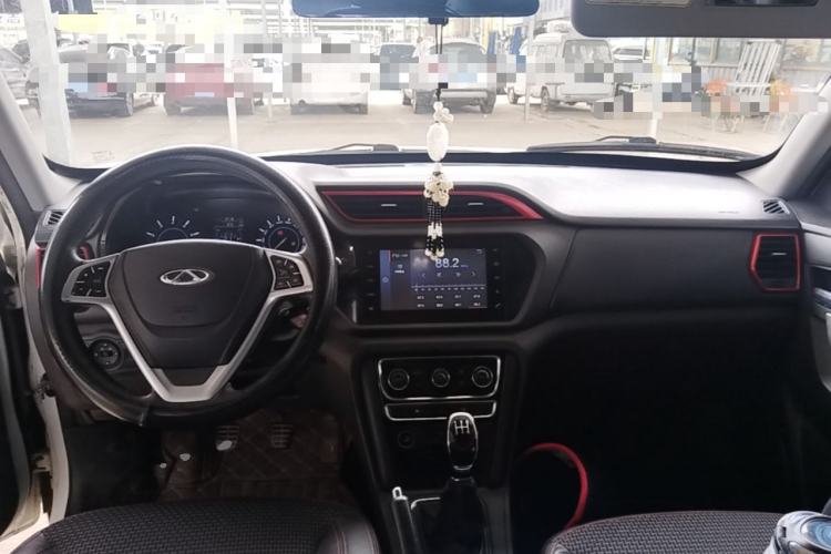 Used Chery Tiggo 3 2016 1.6L Manual ZhiShang Edition Center Console