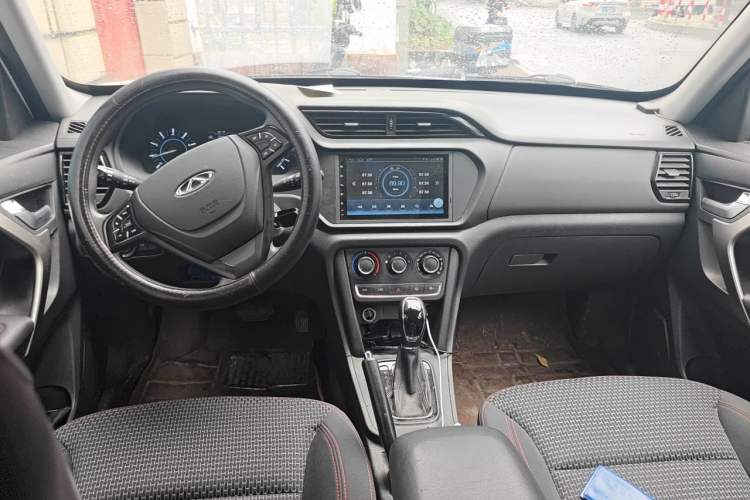Used Chery Tiggo 3 2016 1.6L CVT Fashion Edition Center Console