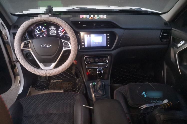 Used Chery Tiggo 3 2016 1.6L CVT ZhiShang Edition Center Console