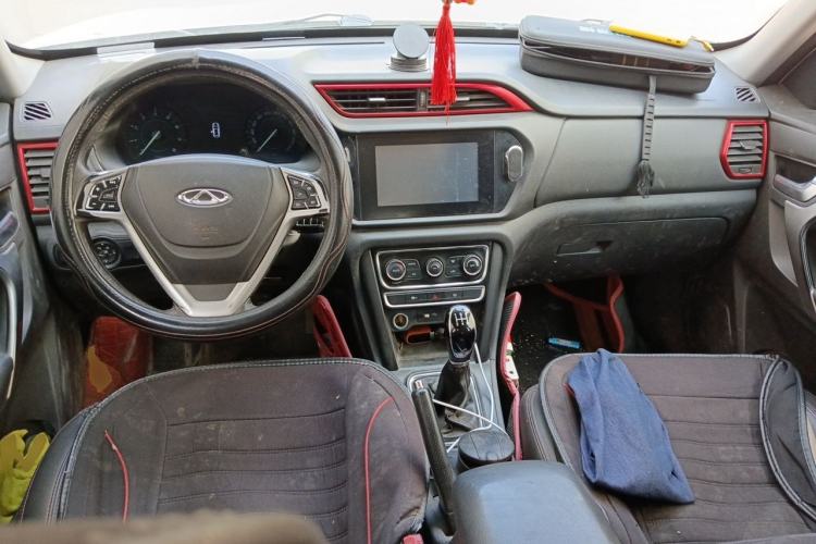 Used Chery Tiggo 3 2016 1.6L Manual ZhiShang Edition Center Console