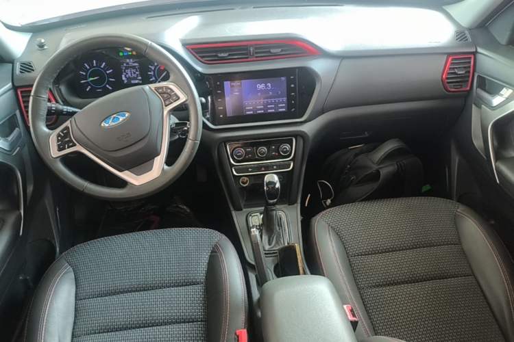 Used Chery Tiggo 3 2016 1.6L CVT ZhiShang Edition Center Console
